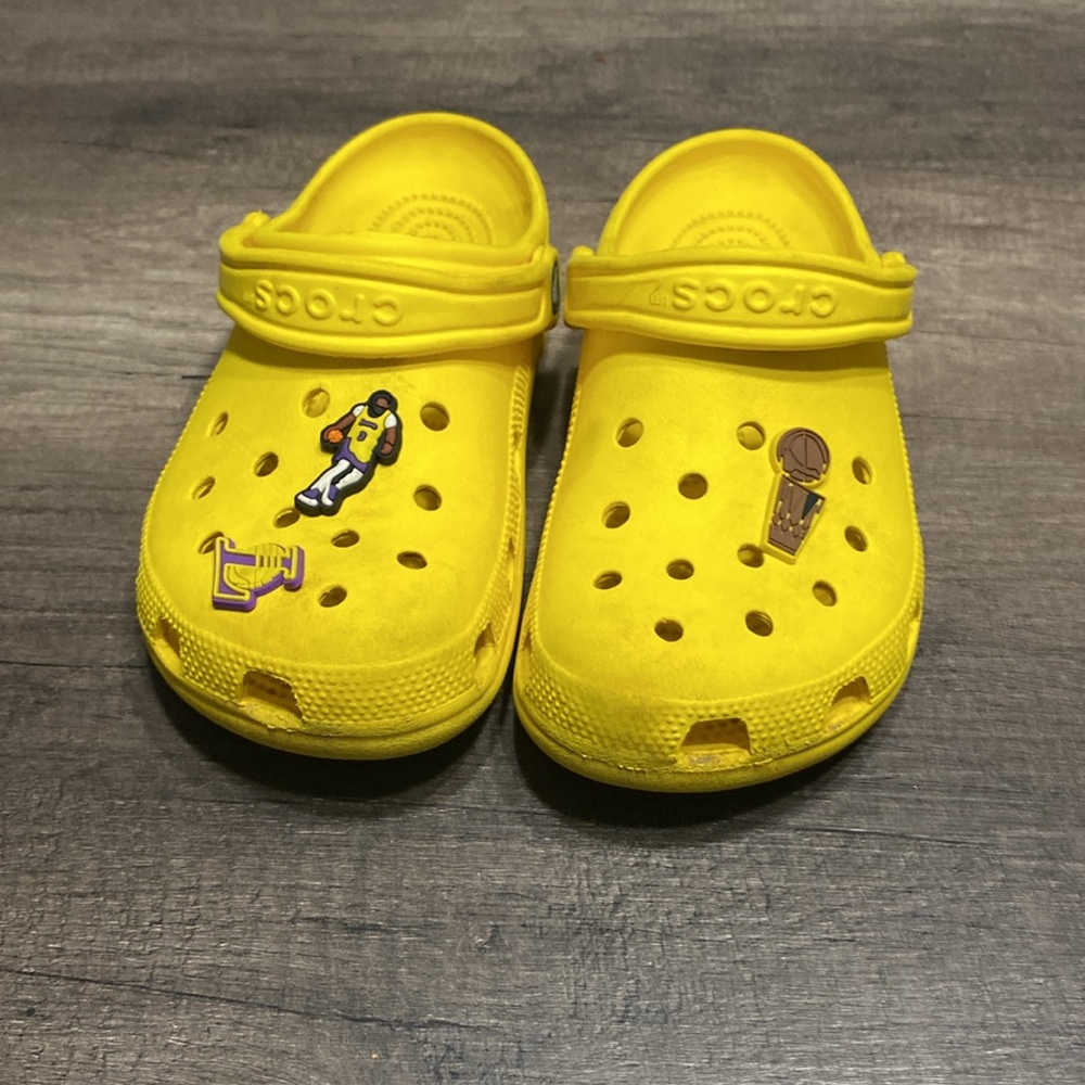 Crocs - Picture 2 of 7